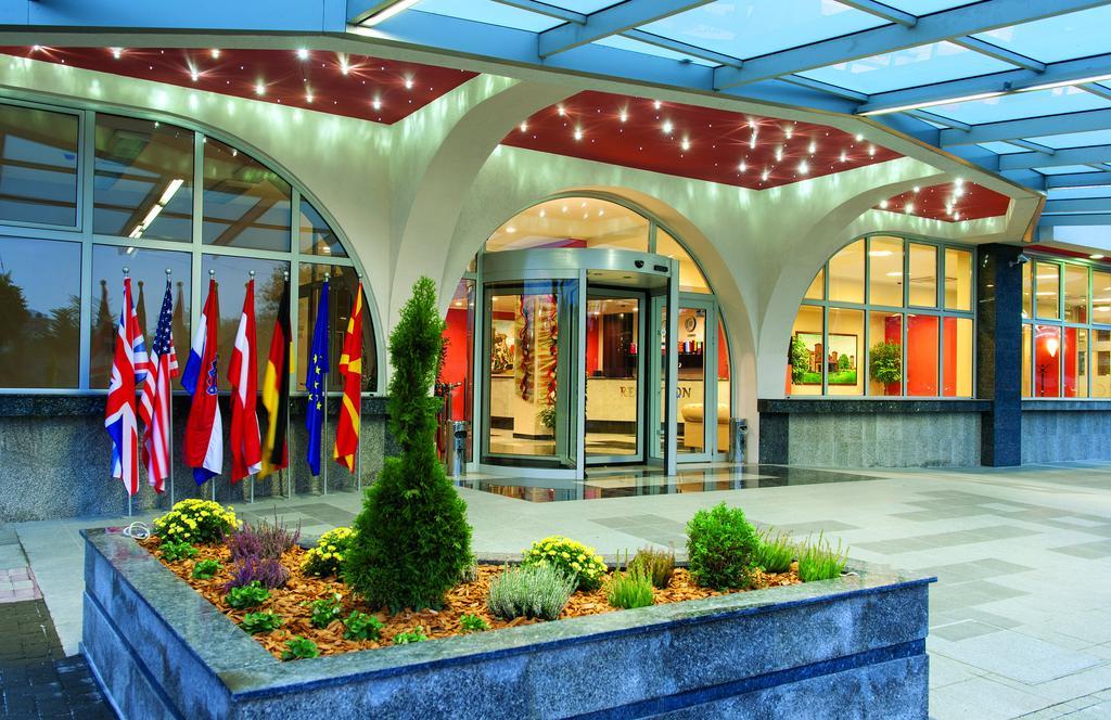 TCC Grand Plaza Hotel Skopje Exterior foto