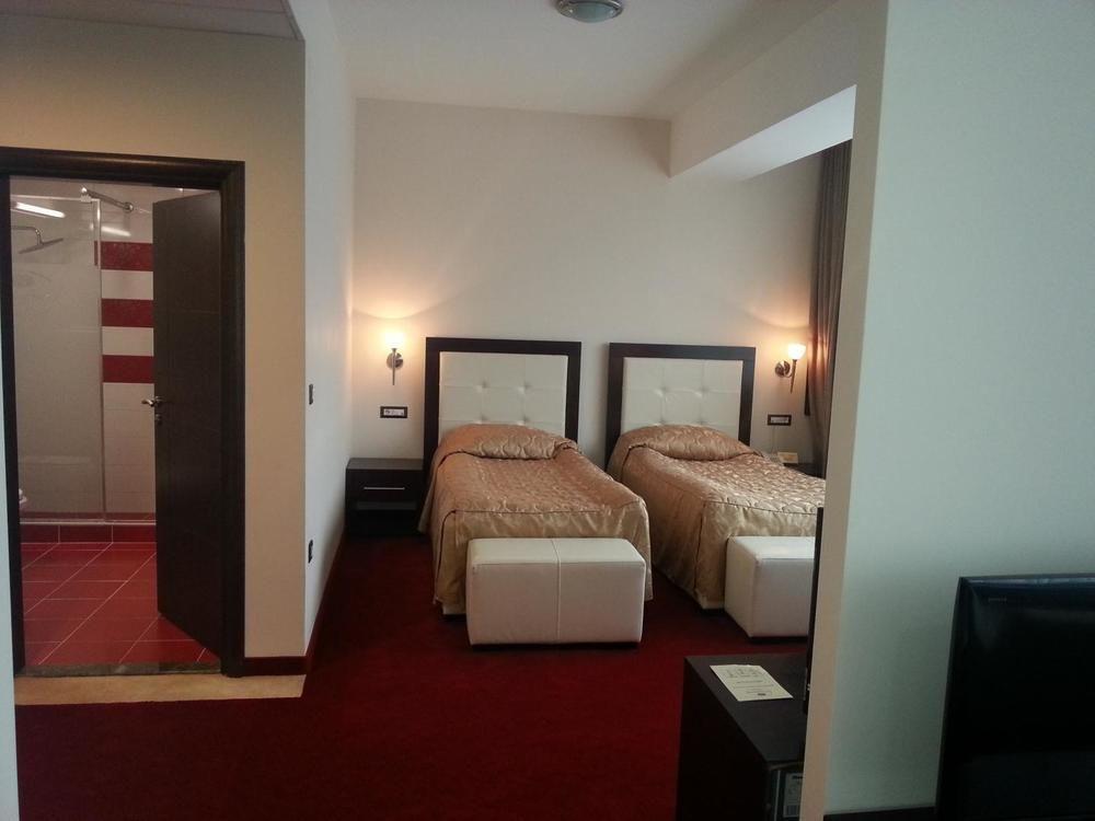 TCC Grand Plaza Hotel Skopje Exterior foto