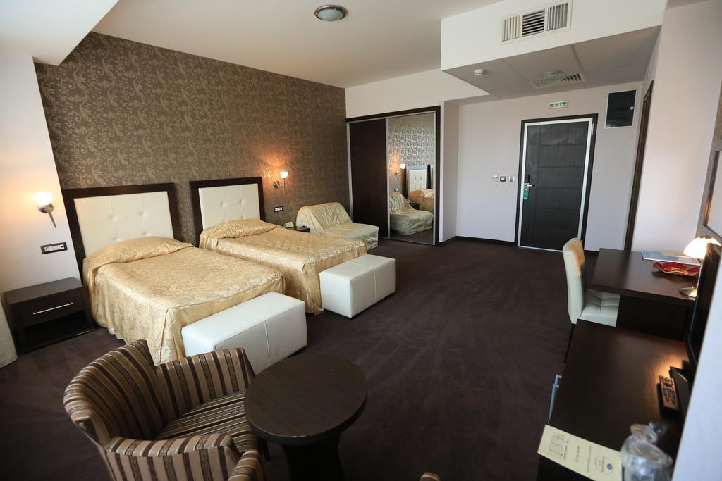 TCC Grand Plaza Hotel Skopje Exterior foto