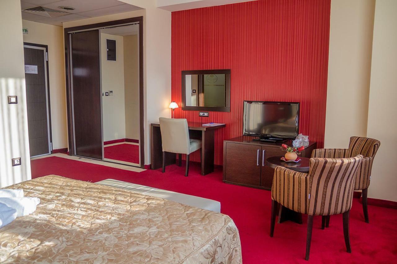 TCC Grand Plaza Hotel Skopje Exterior foto